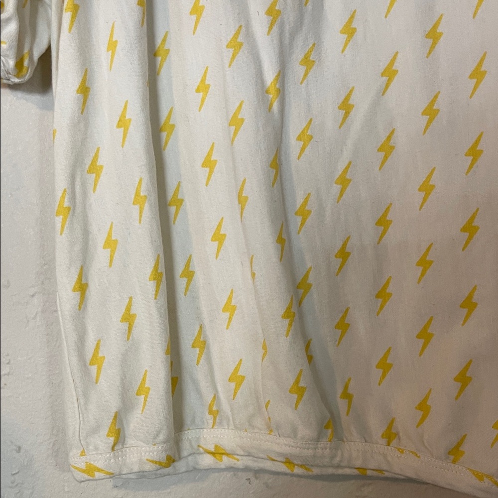 Kate Quinn White T-Shirt with Yellow Lightning Bolts - Picture 2 of 6